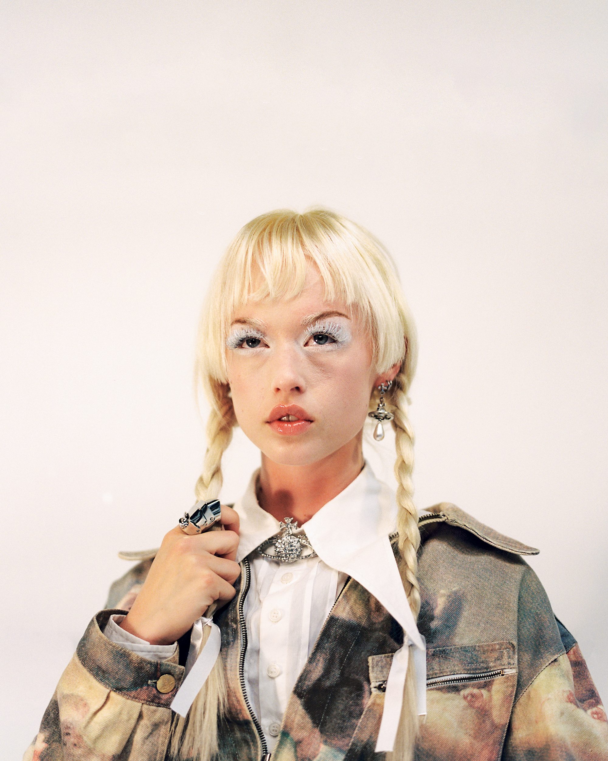 Portrait of Sevahna de Leon by Sean Narine, Los Angeles, 120 film.